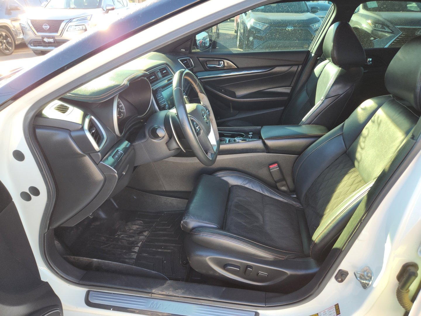 Used 2021 Nissan Maxima SR w/ Sport Mat Group image 11