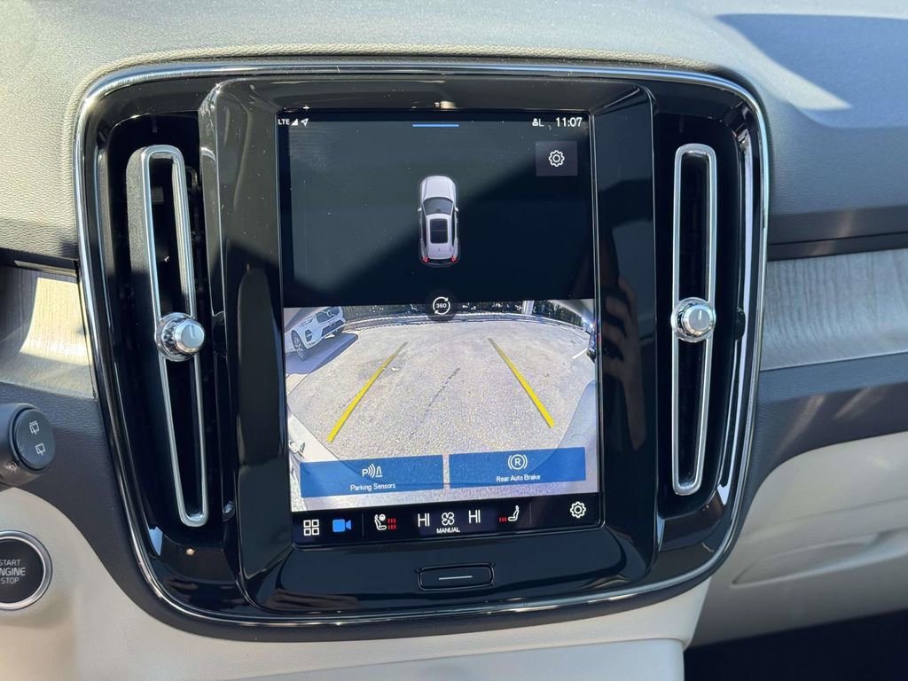 Used 2023 Volvo XC40 B5 Ultimate w/ Climate Package image 26