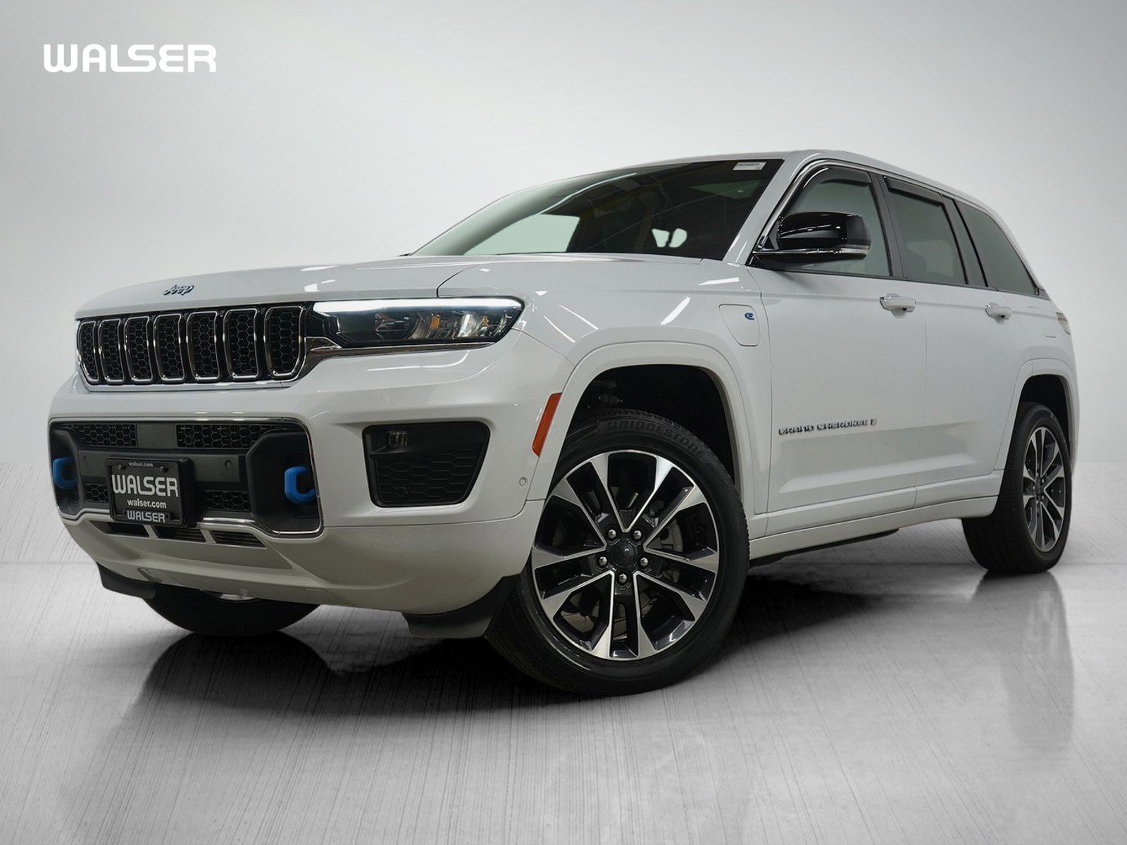 Used 2023 Jeep Grand Cherokee Overland image 1