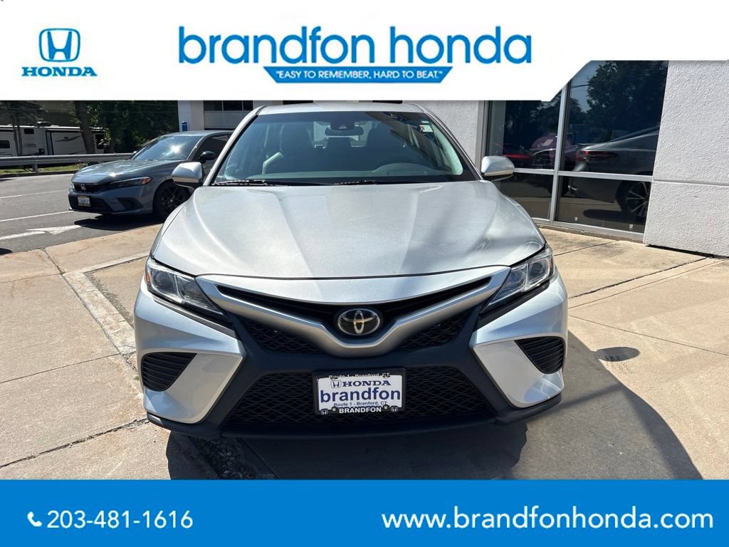 Used 2020 Toyota Camry SE FWD image 2