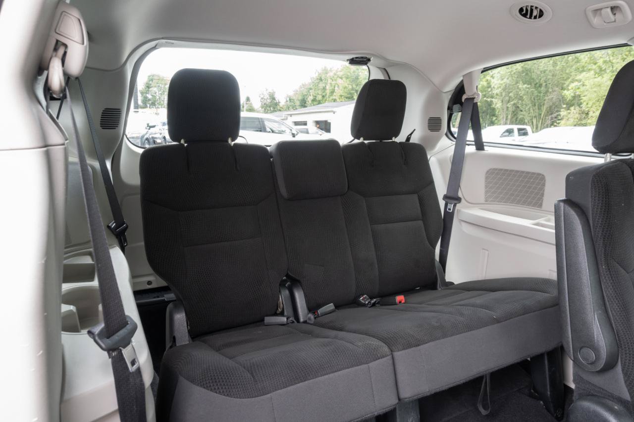Used 2017 Dodge Grand Caravan SE w/ Power Window Group FWD image 33