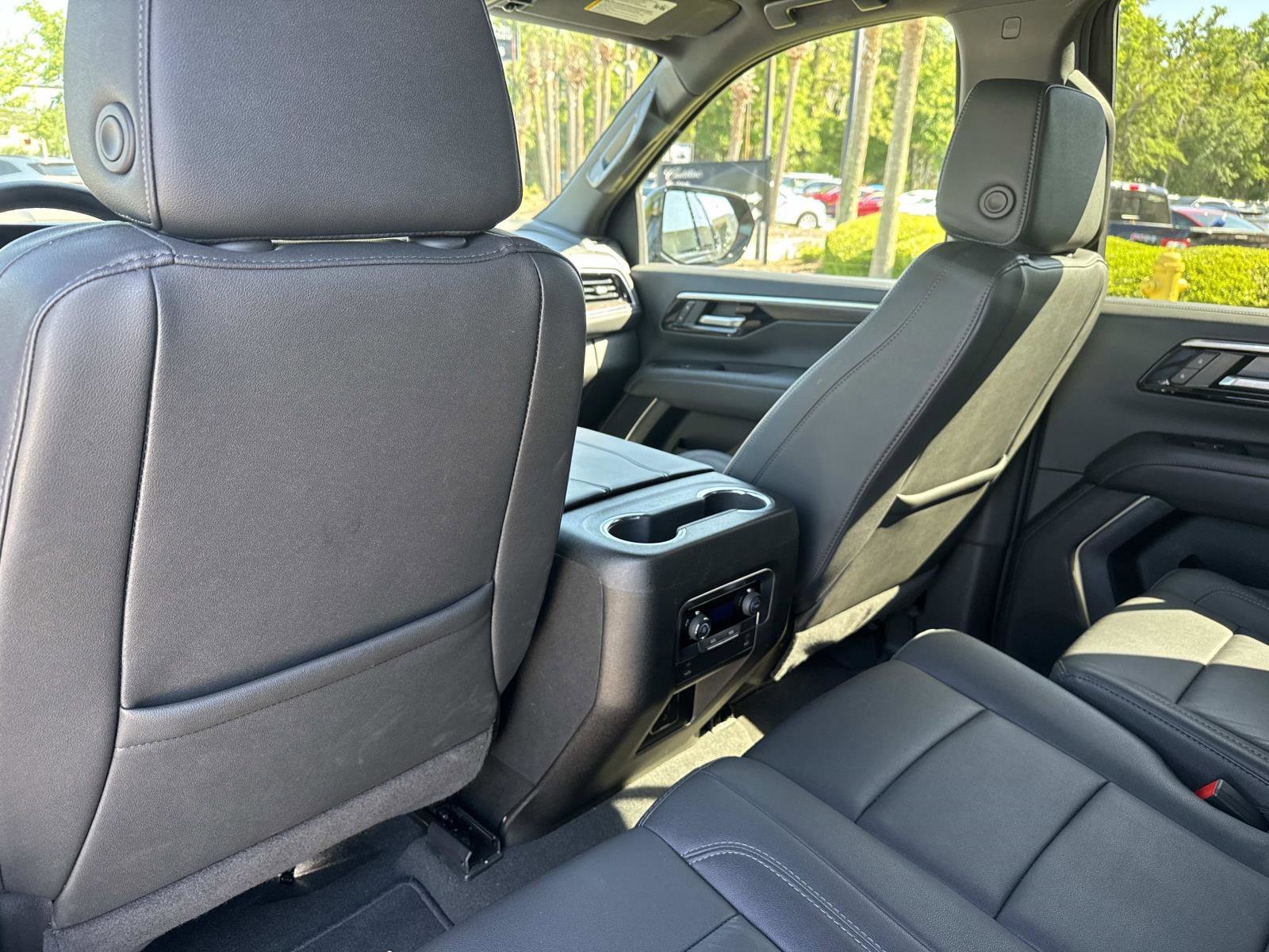 Used 2025 Chevrolet Tahoe Z71 AWD/4WD image 12