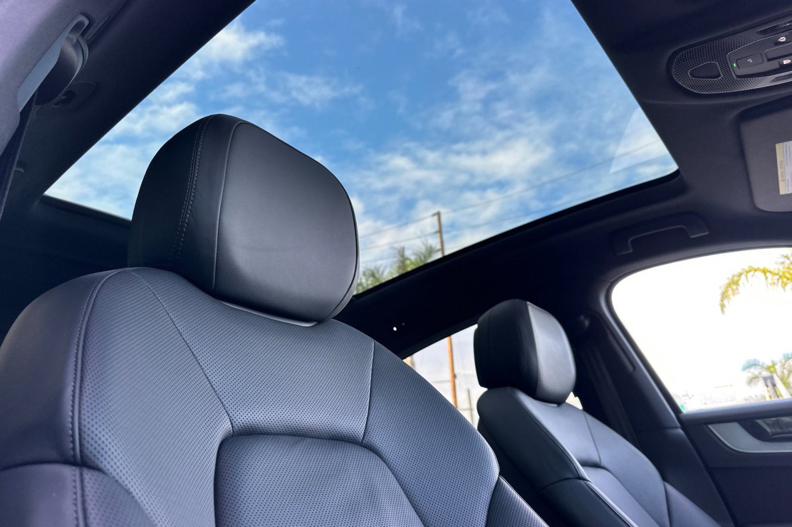 Used 2025 Porsche Cayenne image 17