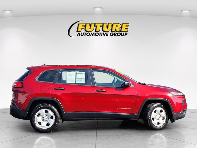 Used 2017 Jeep Cherokee Sport image 6