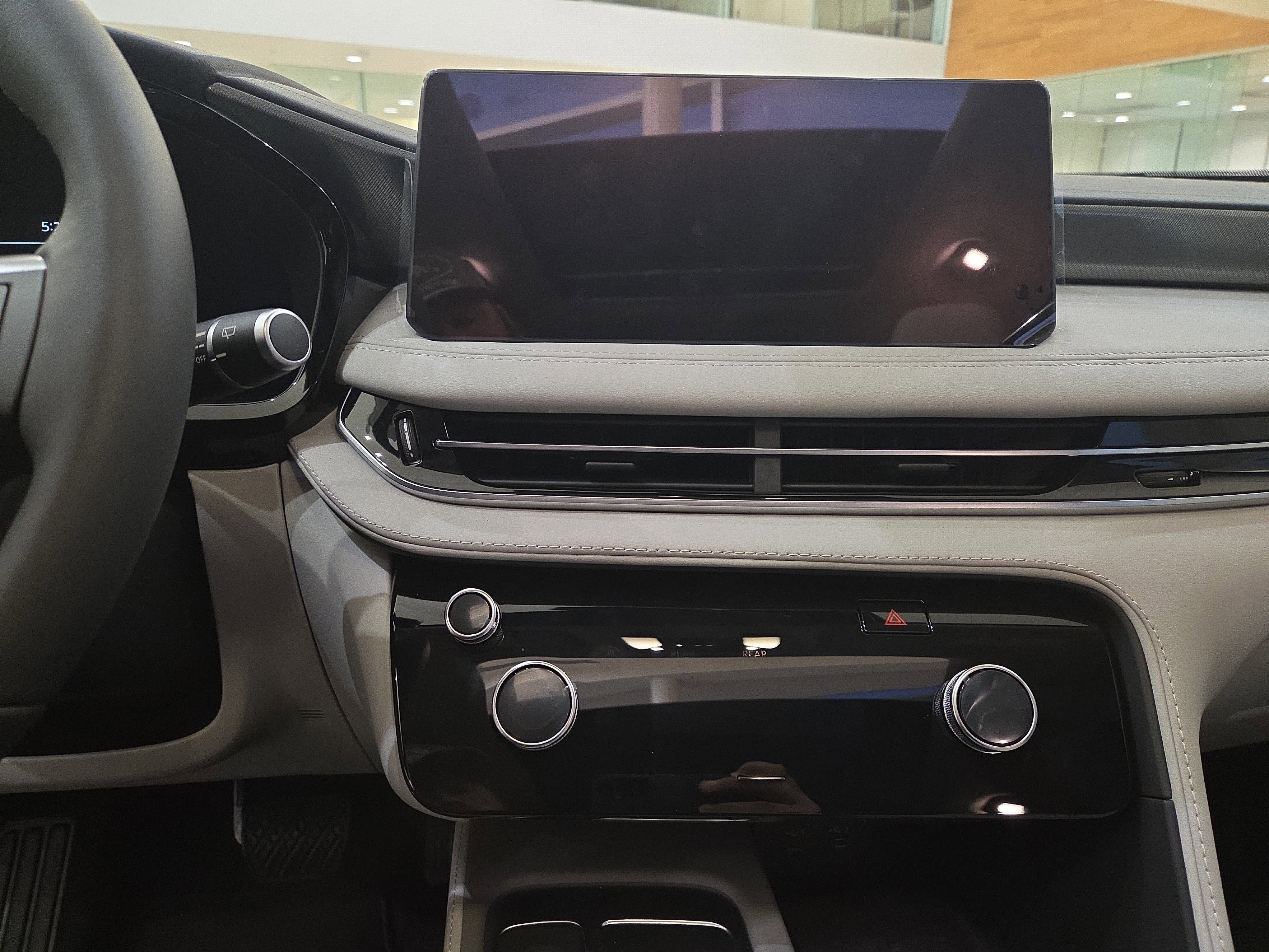 New 2026 INFINITI QX60 Luxe w/ Cargo Package image 12