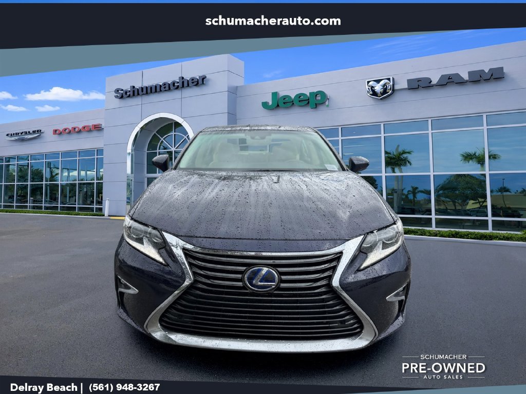 Used 2018 Lexus ES 300h w/ Luxury Package FWD image 2
