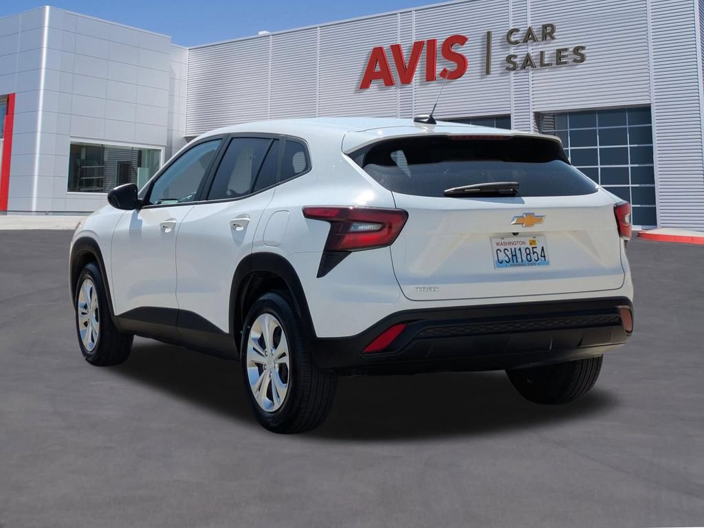 Used 2025 Chevrolet Trax LS FWD image 9