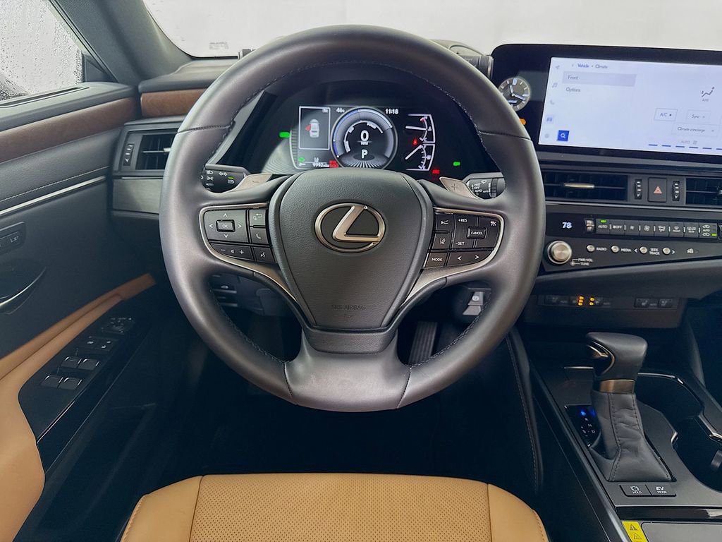 Certified 2025 Lexus ES 300h w/ Premium Package image 23