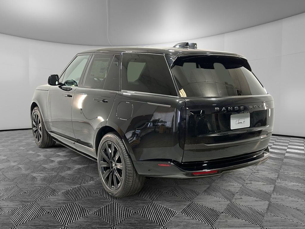 Used 2025 Land Rover Range Rover SE image 3