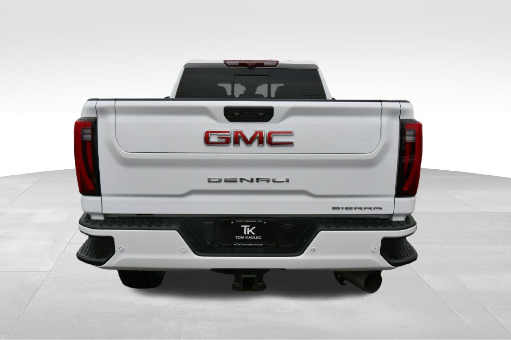 Used 2024 GMC Sierra 3500 Denali w/ Technology Package AWD/4WD image 6