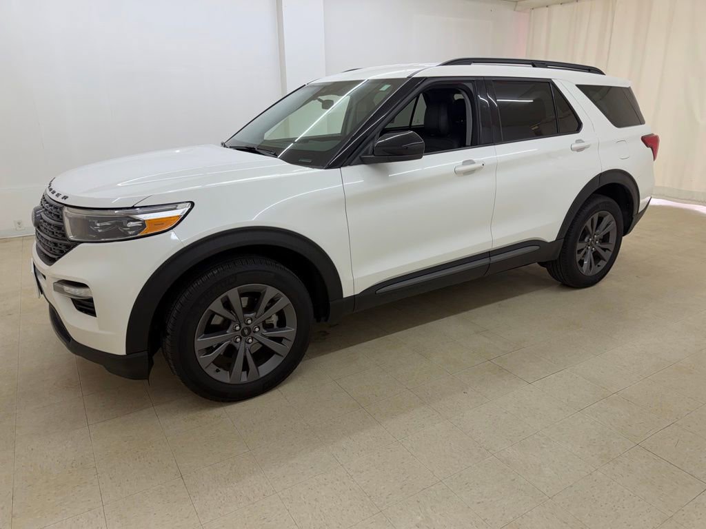Used 2024 Ford Explorer XLT w/ Equipment Group 202A image 1