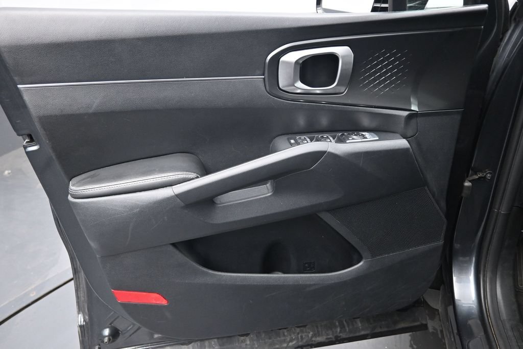 Used 2024 Kia Sorento S FWD image 23