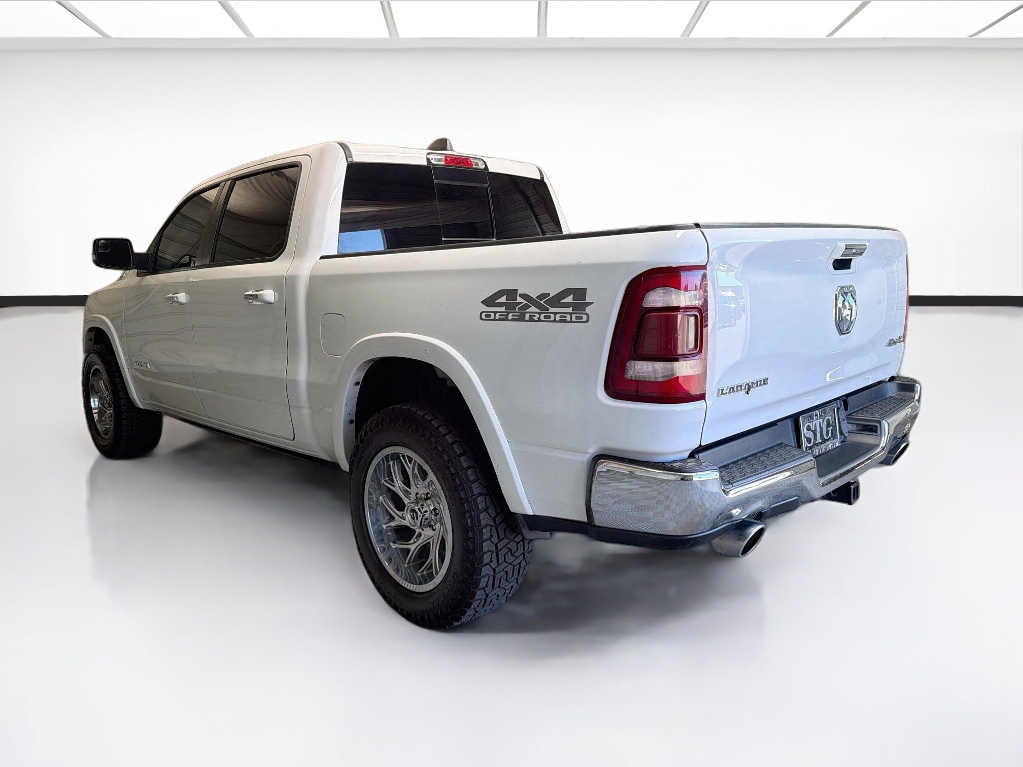 Used 2021 RAM 1500 Laramie w/ Off Road Group AWD/4WD image 6