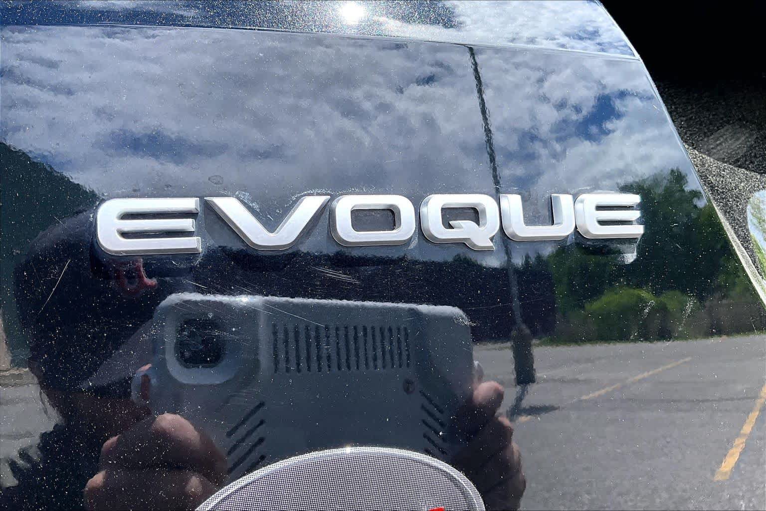 Used 2022 Land Rover Range Rover Evoque SE AWD/4WD image 10