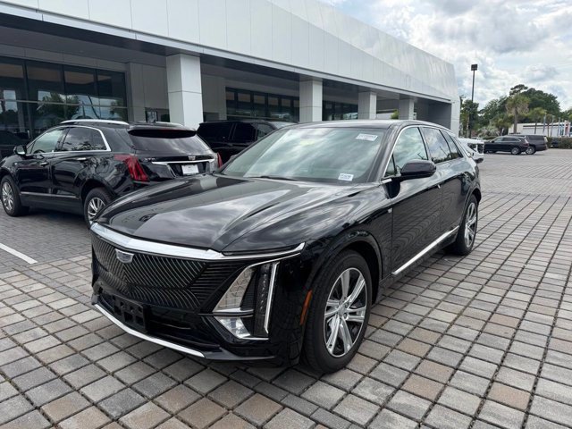 Certified 2024 Cadillac Lyriq Tech AWD/4WD image 3