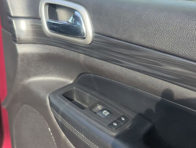 Used 2019 Jeep Grand Cherokee Laredo AWD/4WD image 26
