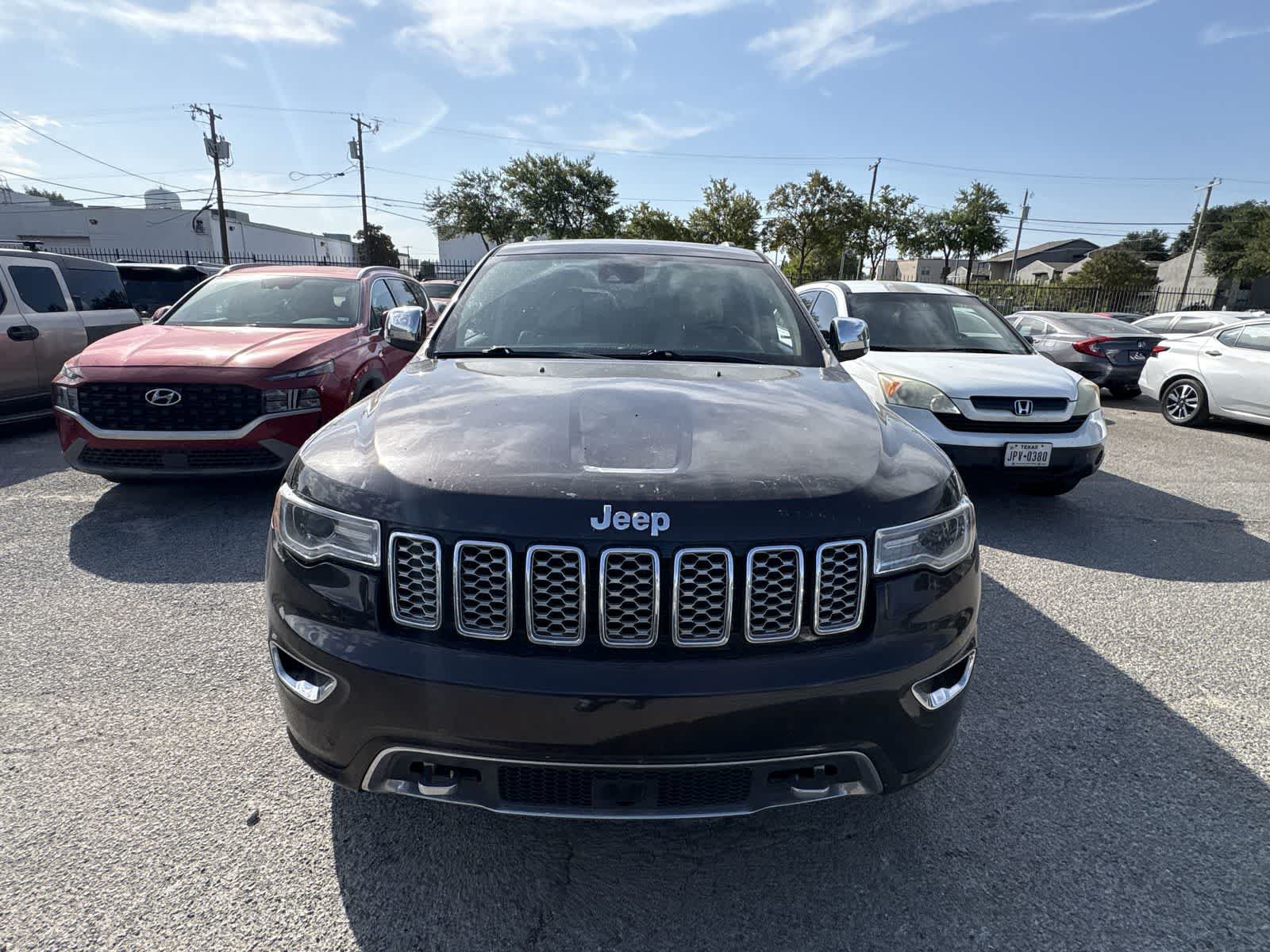 Used 2017 Jeep Grand Cherokee Overland w/ Jeep Active Safety Group AWD/4WD image 8