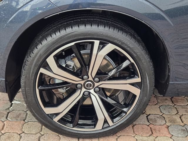 Certified 2024 Volvo XC60 B5 Ultimate AWD/4WD image 11