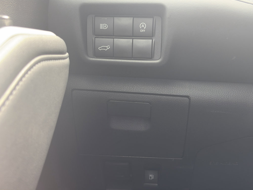 Certified 2025 Toyota Highlander XLE image 31