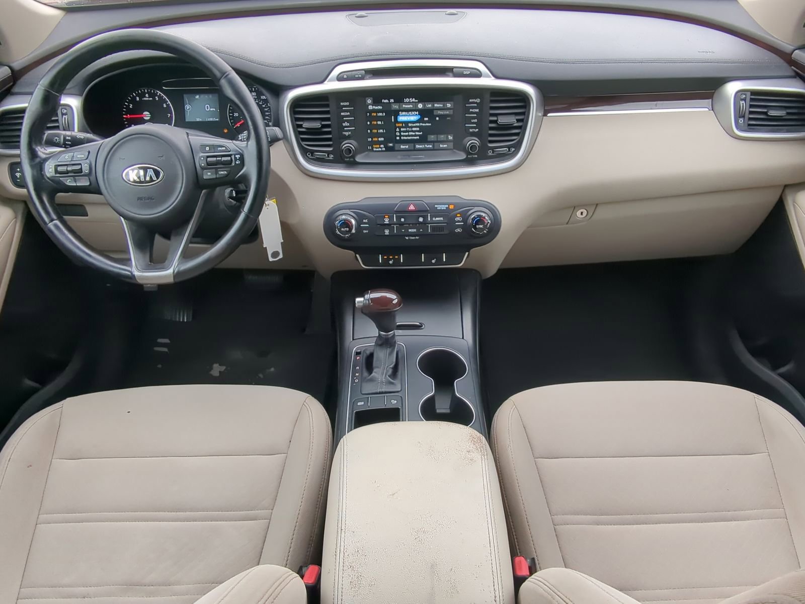 Used 2017 Kia Sorento LX w/ LX Convenience Package image 19