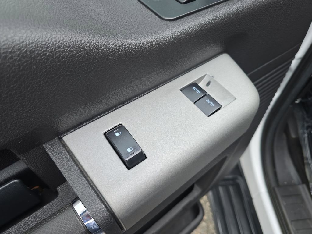 Used 2015 Ford F250 Lariat w/ Camper Package image 24