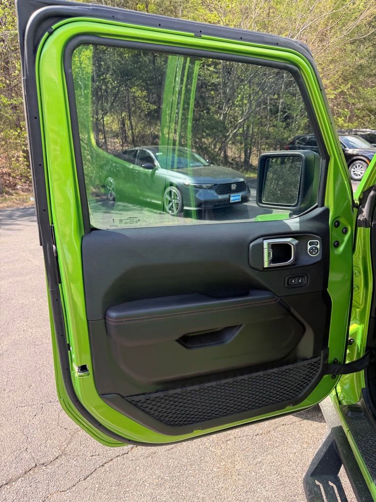 Used 2025 Jeep Gladiator Rubicon image 9
