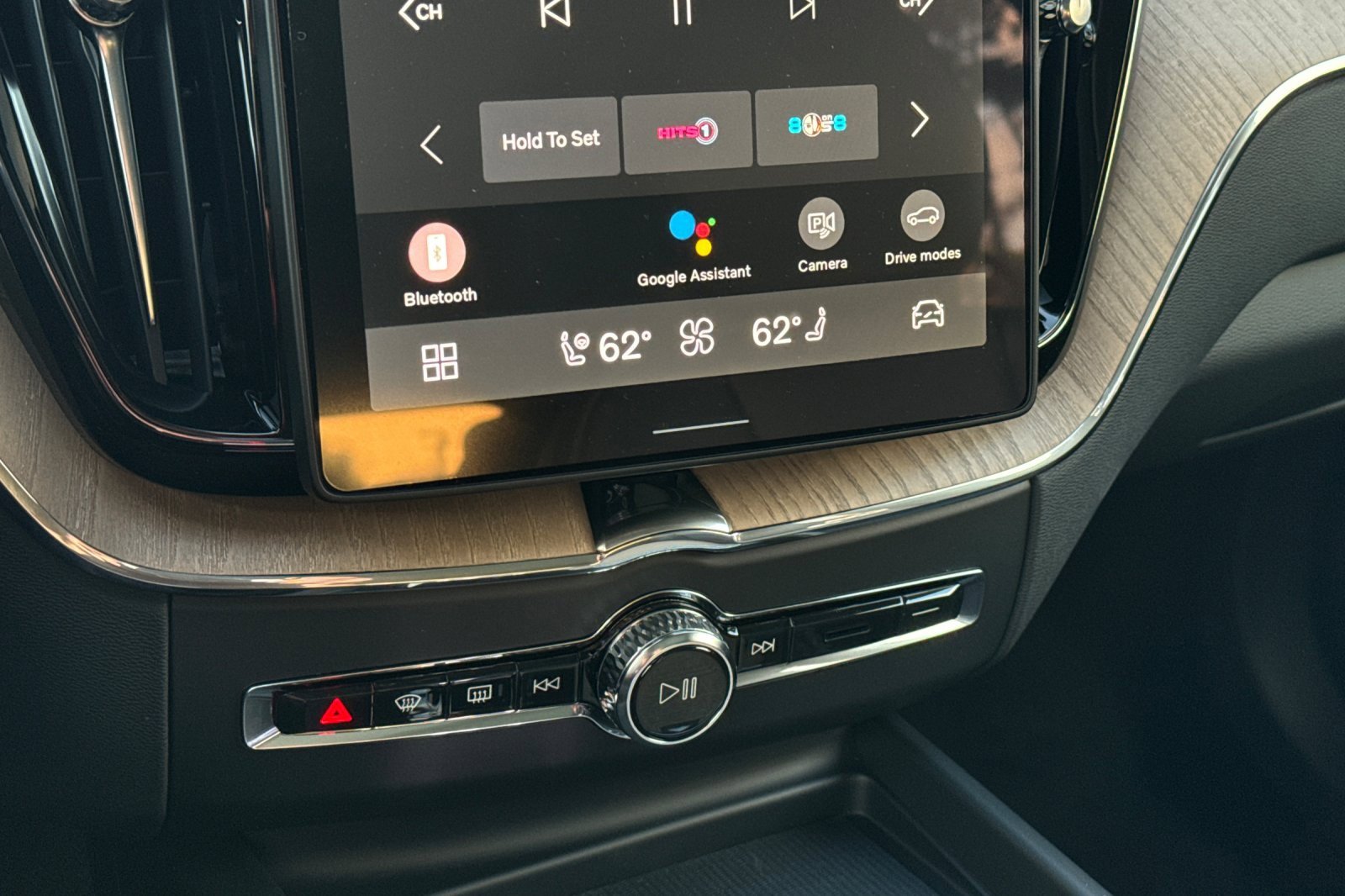 New 2026 Volvo XC60 T8 Ultra w/ Protection Package Premier image 17