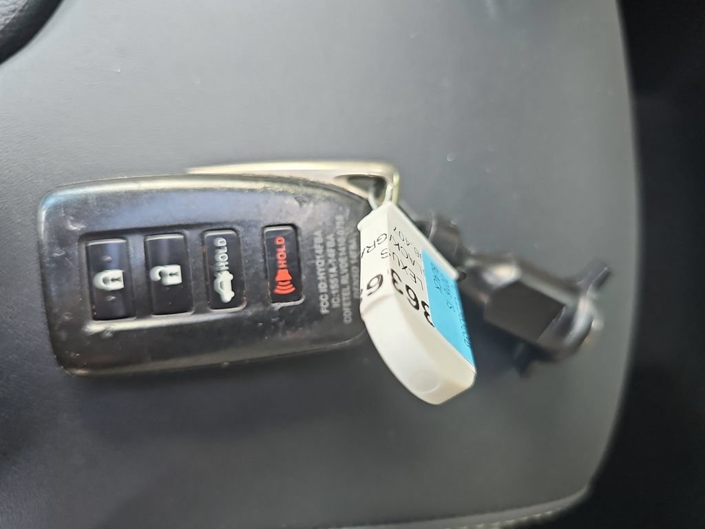 Used 2016 Lexus IS 200t RWD image 33