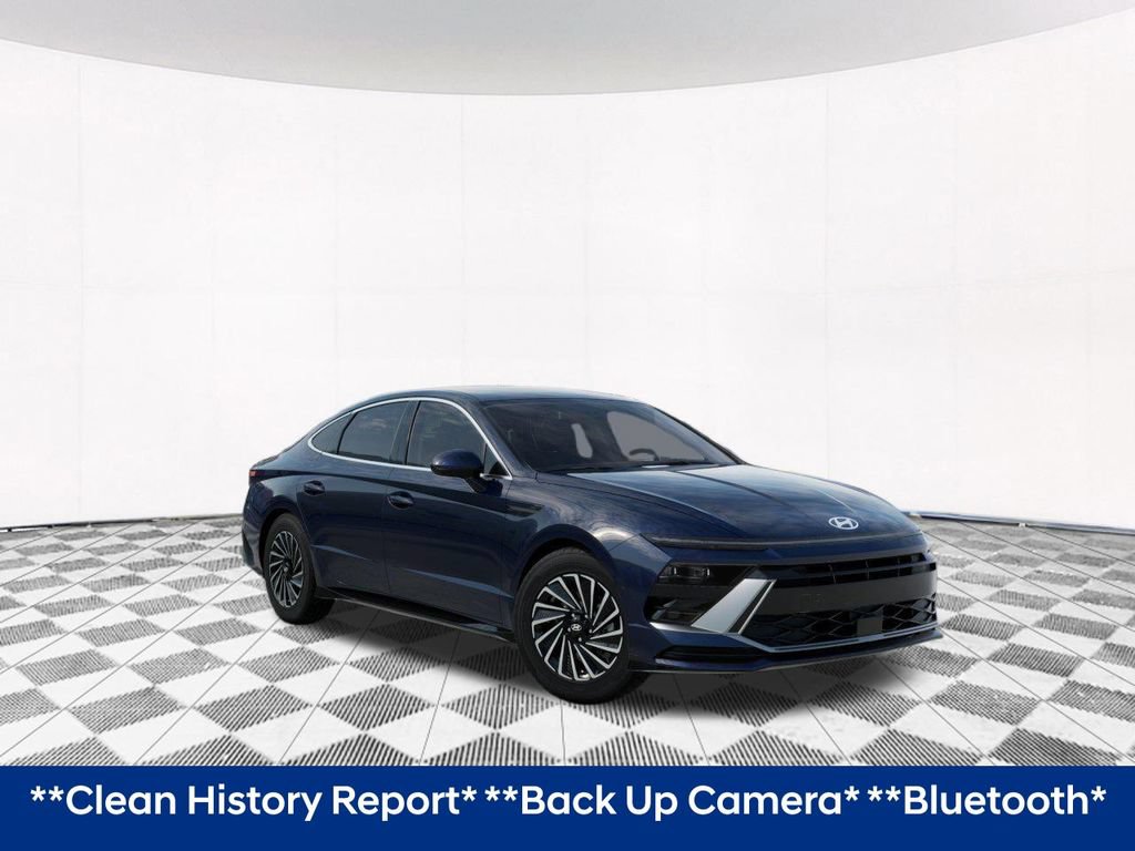 Used 2025 Hyundai Sonata SEL FWD image 2
