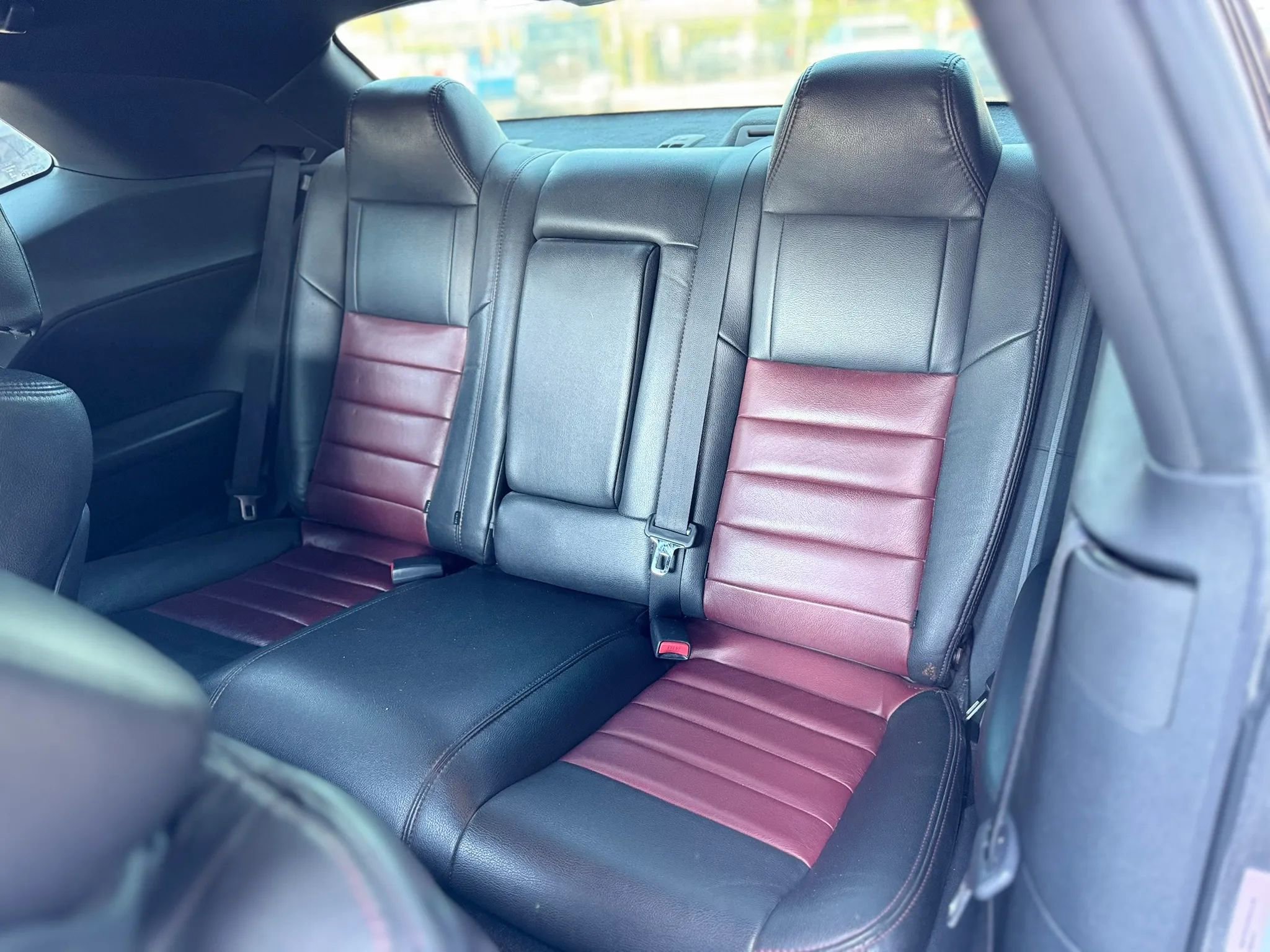 Used 2012 Dodge Challenger R/T image 31