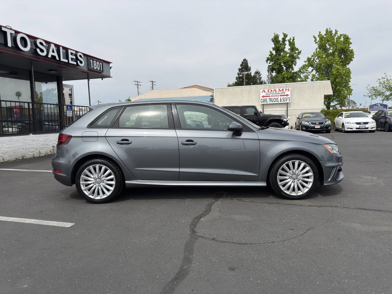 Used 2016 Audi A3 e-tron Premium w/ Audi MMI Navigation Plus image 2