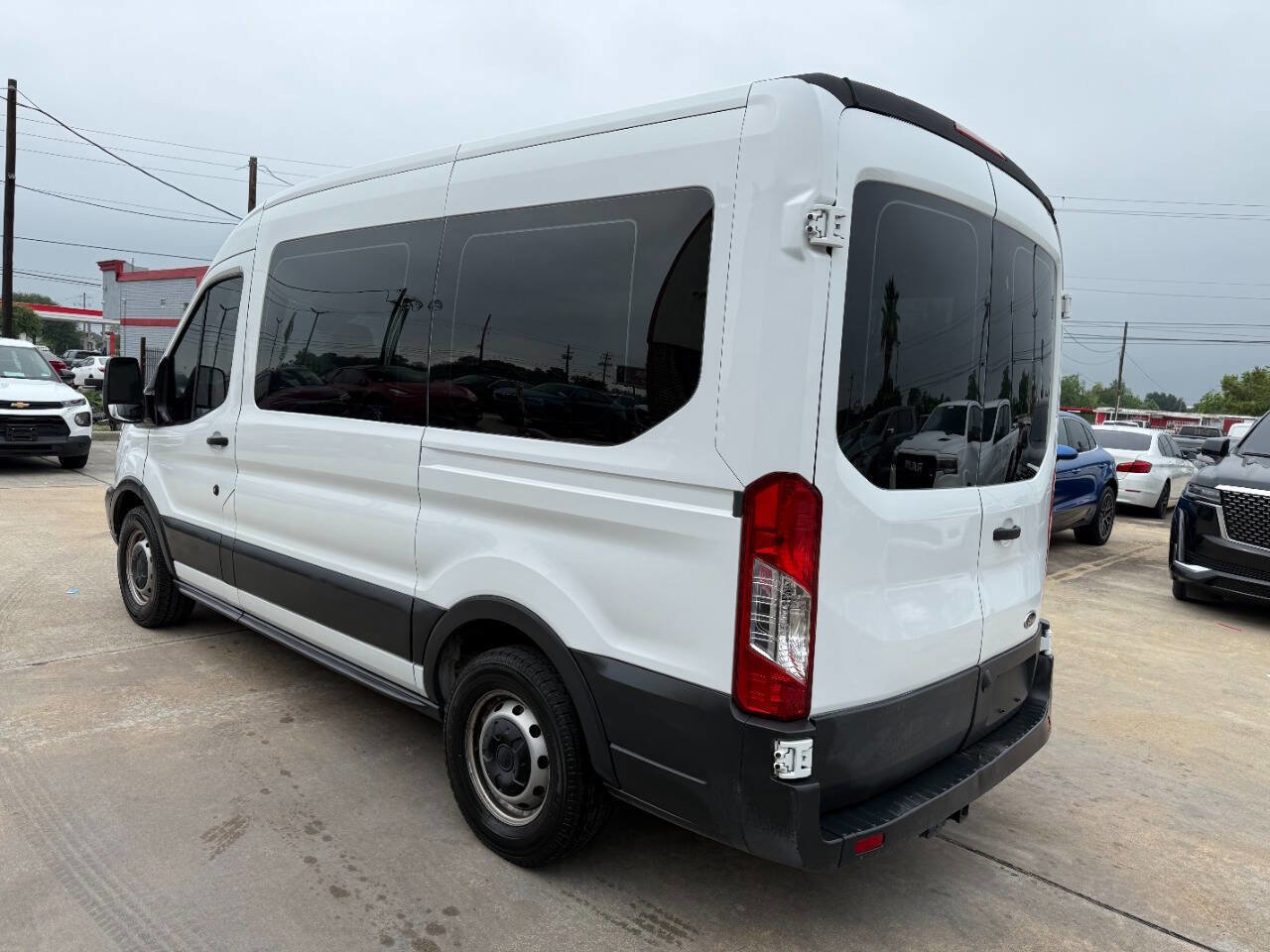 Used 2017 Ford Transit 150 XL RWD image 6