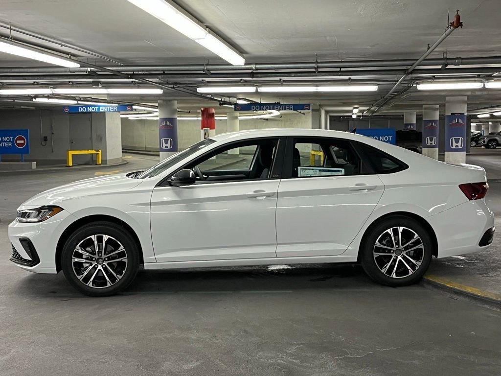 Used 2026 Volkswagen Jetta Sport FWD image 27