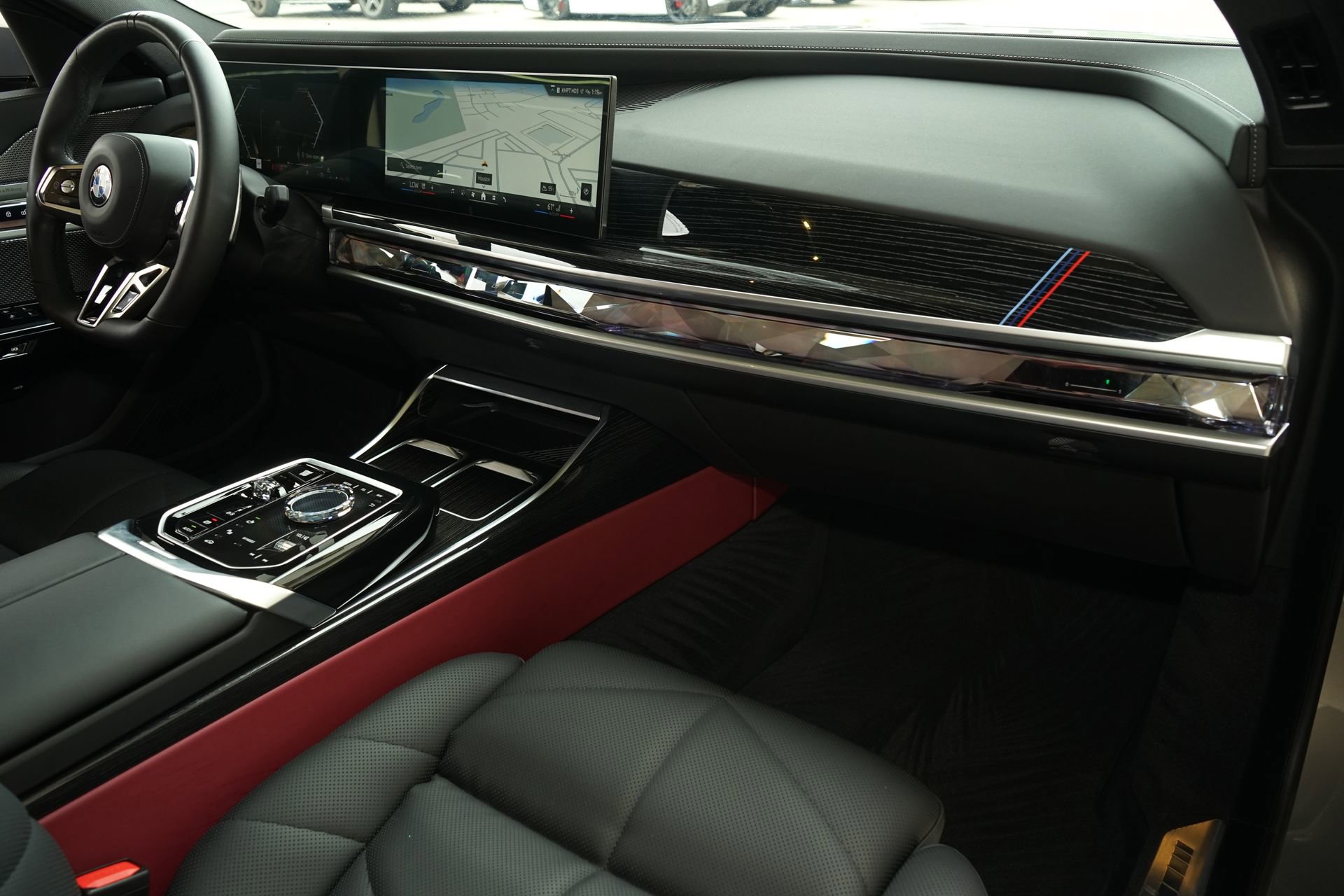 Used 2025 BMW 740i RWD image 12