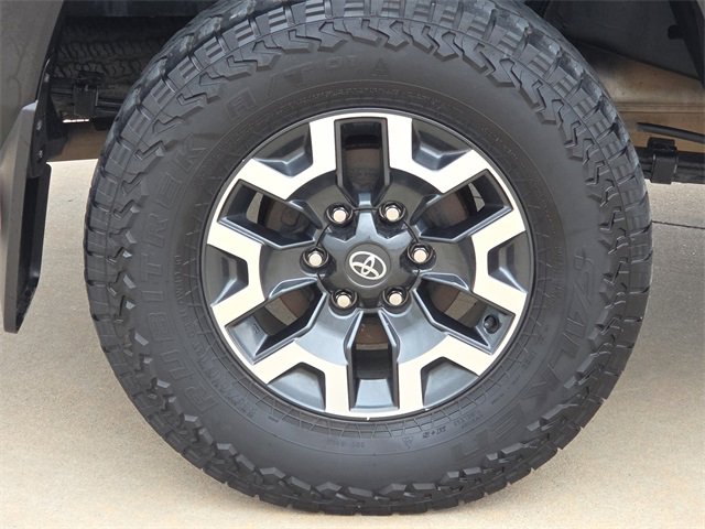 Used 2023 Toyota Tacoma TRD Off-Road image 9