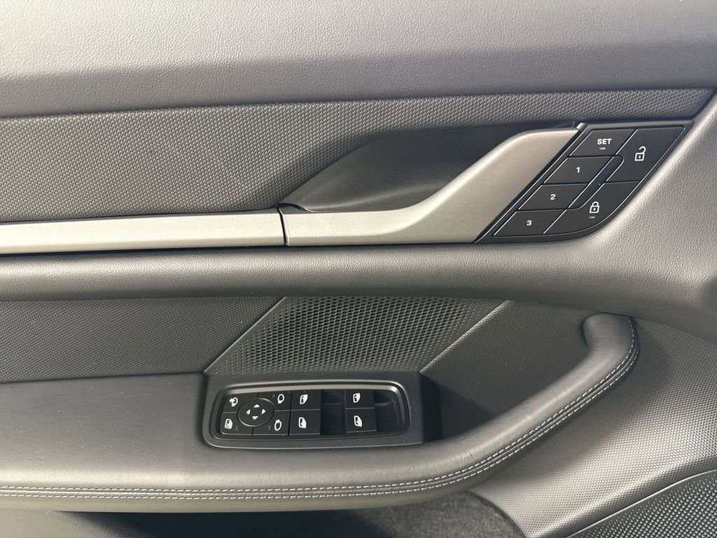 Certified 2025 Porsche Taycan image 34