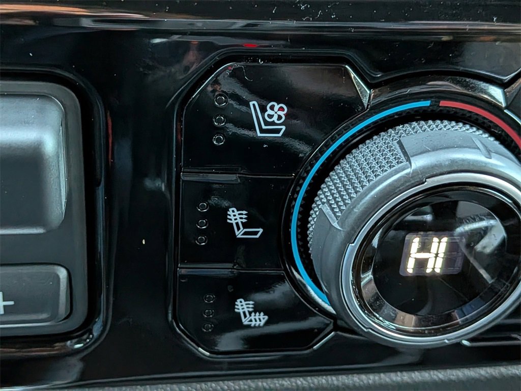 Used 2023 Chevrolet Silverado 1500 High Country image 23