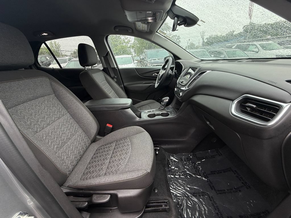 Used 2024 Chevrolet Equinox LT FWD image 23
