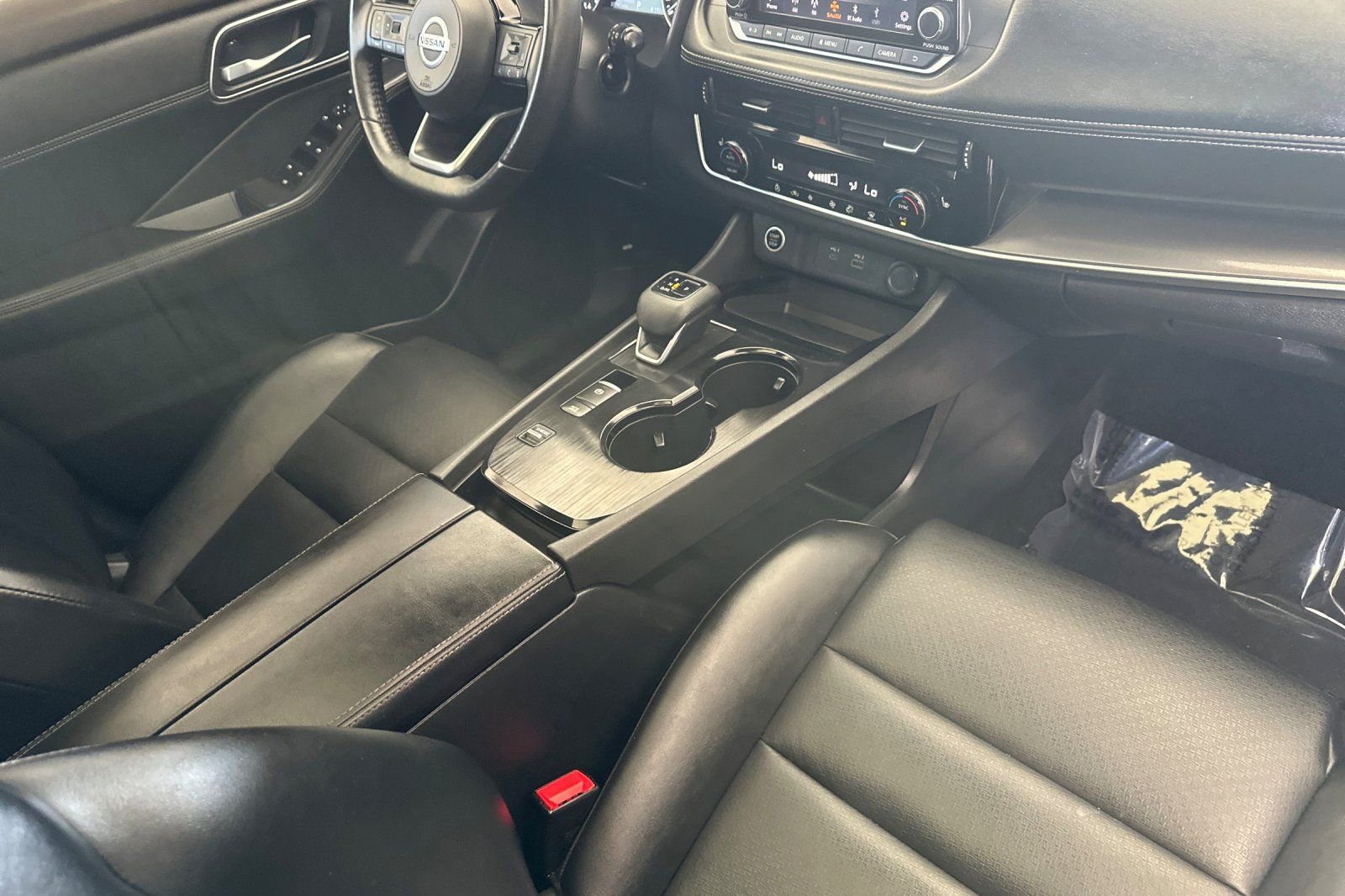 Used 2021 Nissan Rogue SV w/ Premium Package image 15