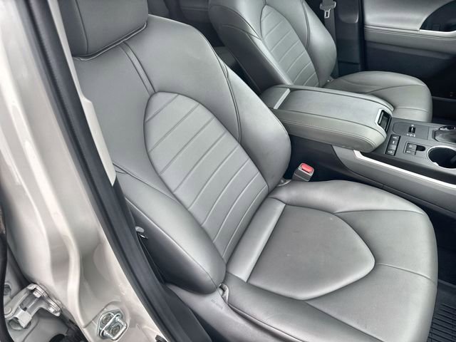 Used 2021 Toyota Highlander XLE FWD image 34