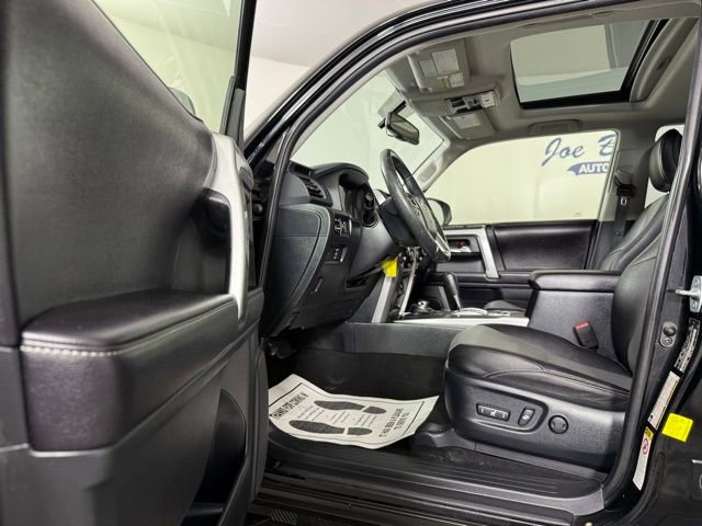 Used 2016 Toyota 4Runner SR5 Premium image 12