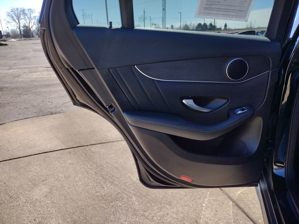 Used 2022 Mercedes-Benz GLC 300 GLC 300 image 30