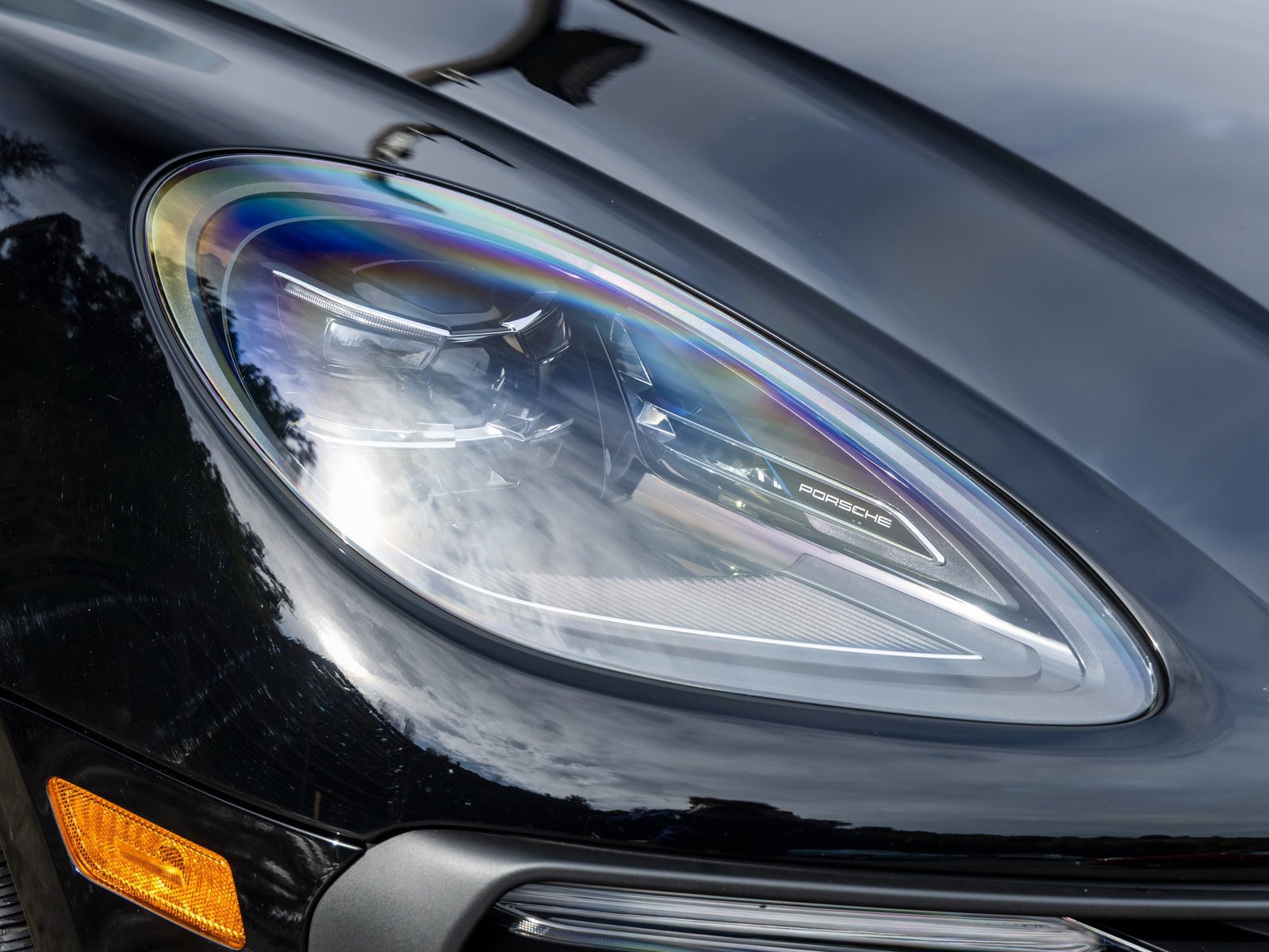 Certified 2025 Porsche Macan image 15