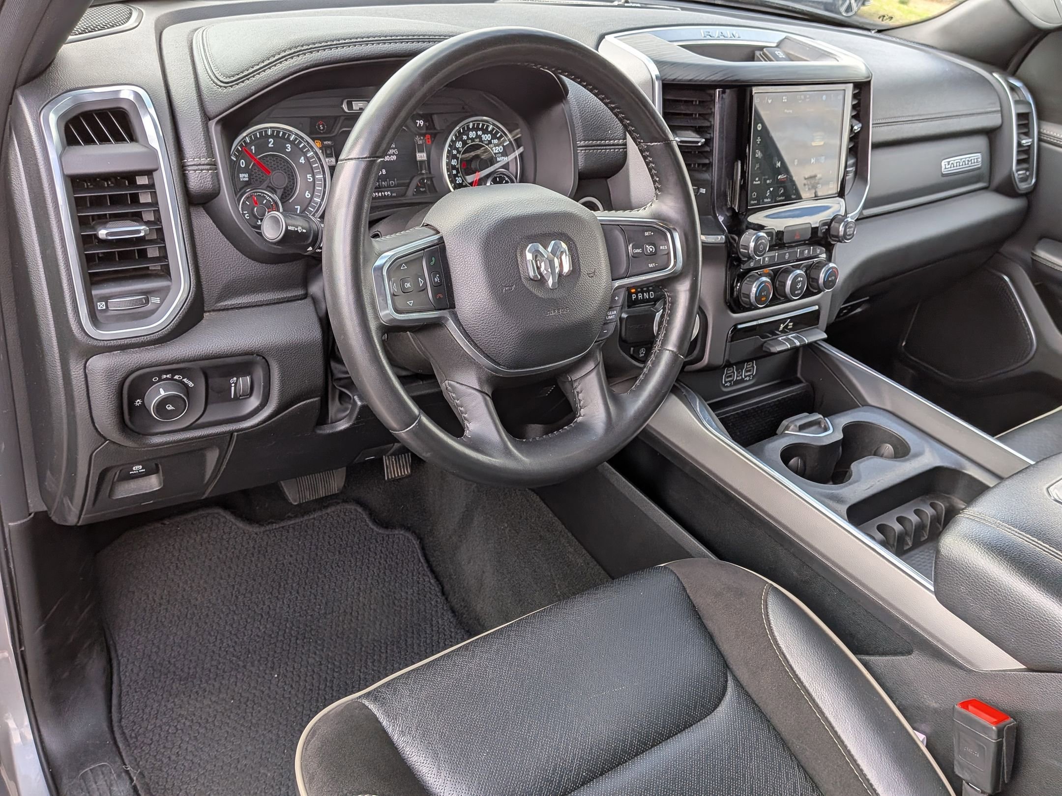 Used 2024 RAM 1500 Laramie image 17
