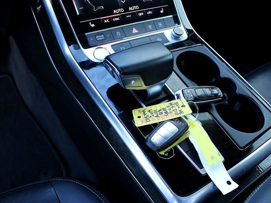 Used 2019 Audi Q8 Premium w/ Convenience Package image 11