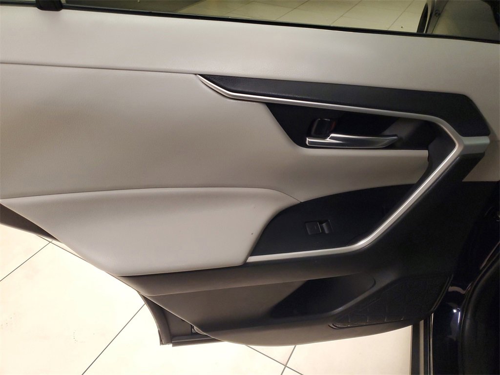 Used 2022 Toyota RAV4 XLE image 15