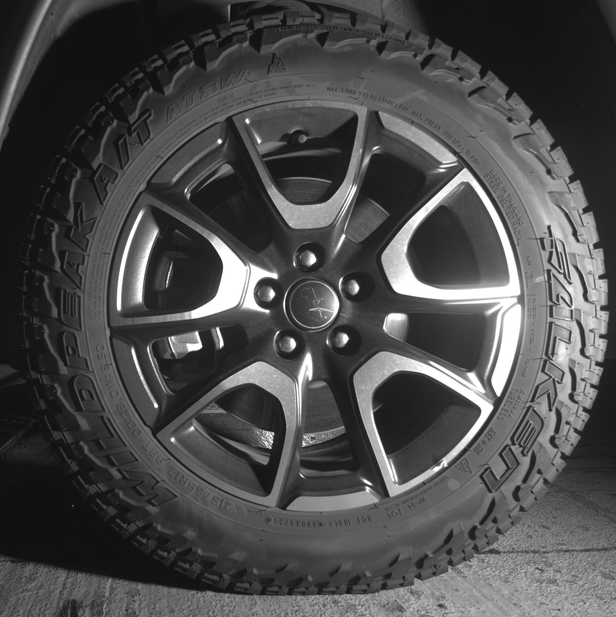 Used 2025 Jeep Compass Trailhawk AWD/4WD image 12