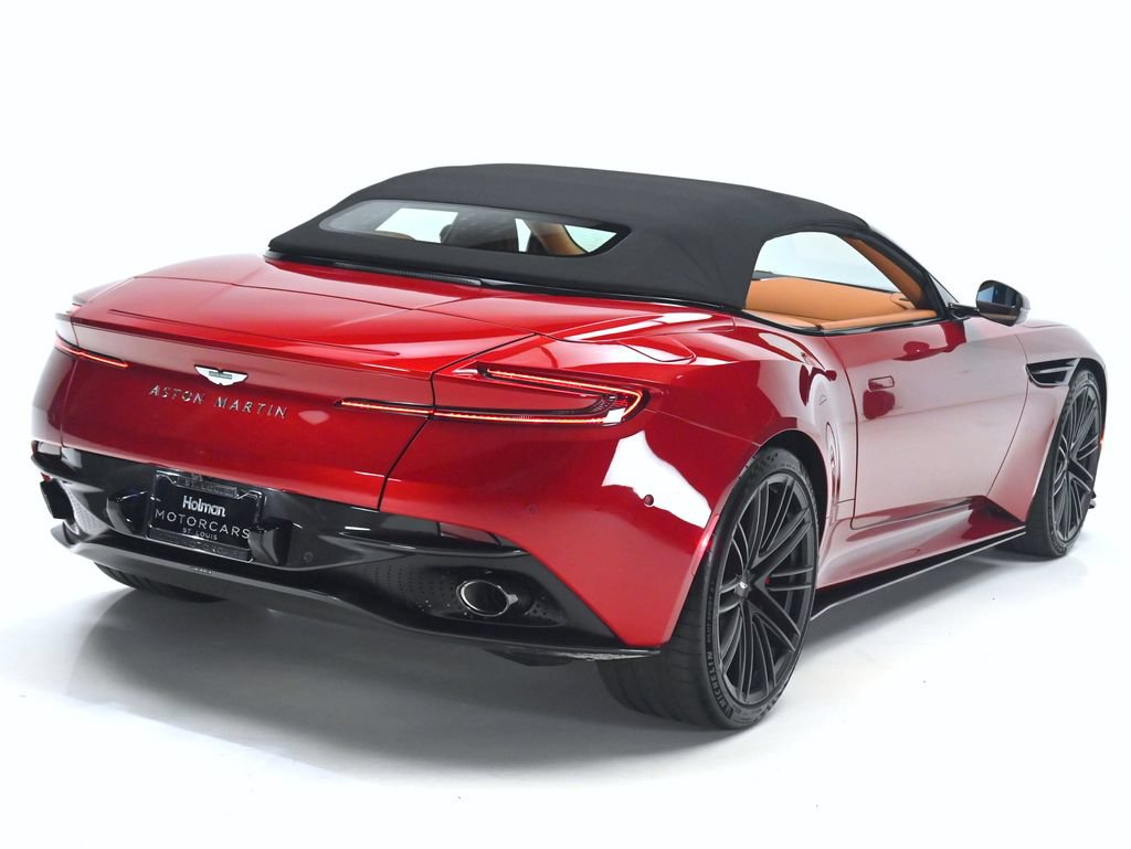 Used 2025 Aston Martin DB12 Convertible RWD image 10