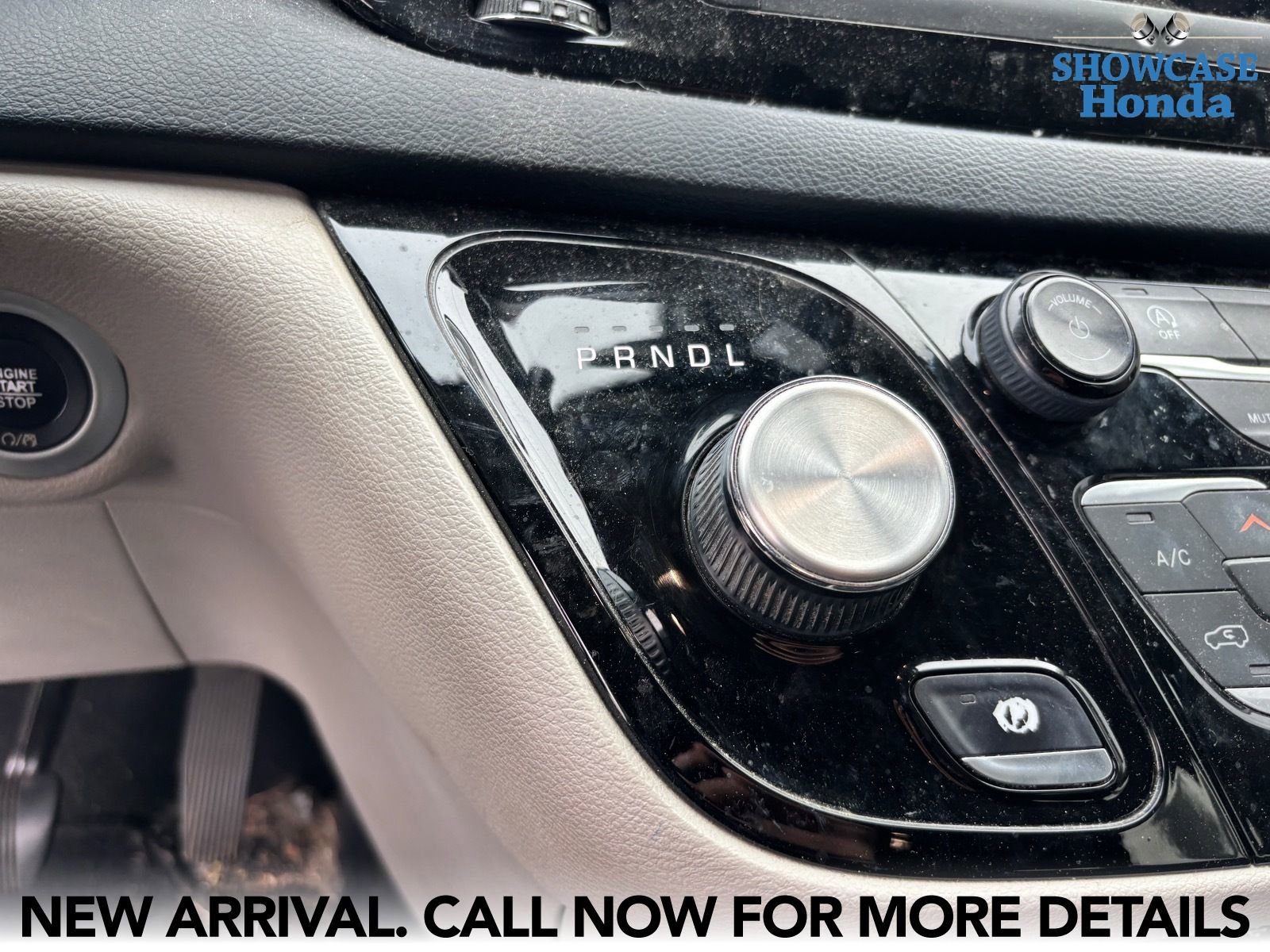 Used 2018 Chrysler Pacifica Touring-L image 11