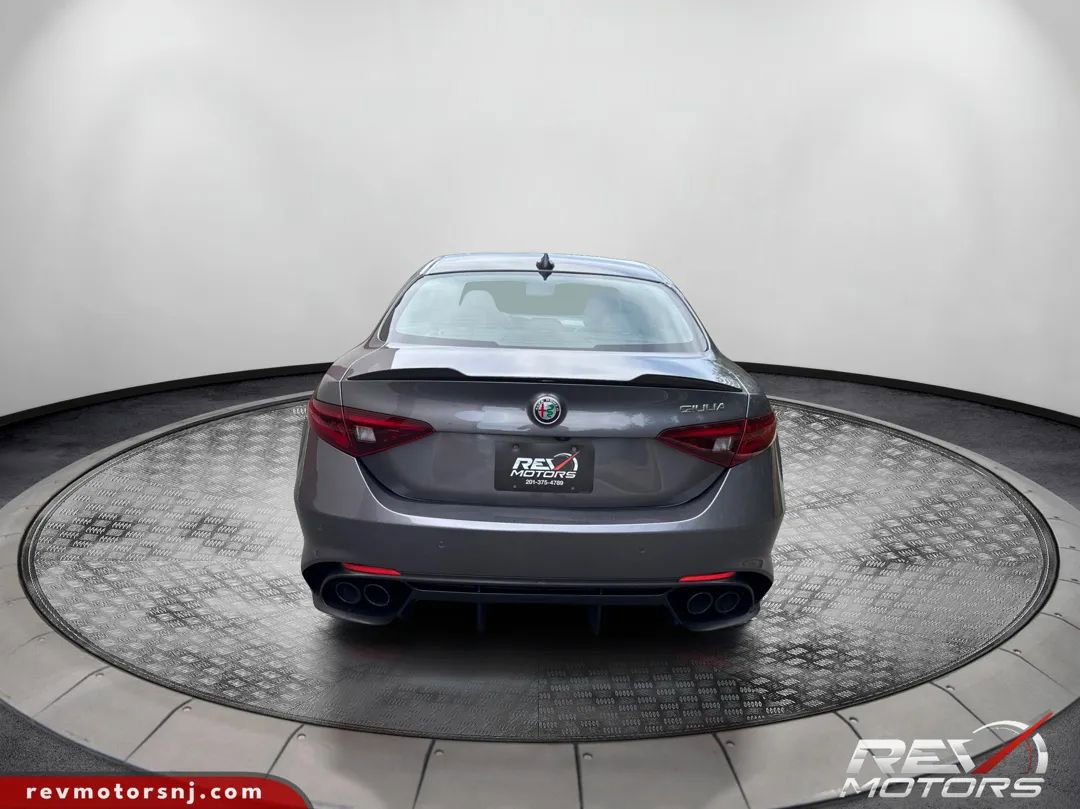 Used 2018 Alfa Romeo Giulia Quadrifoglio w/ Driver Assist Dynamic Package RWD image 4